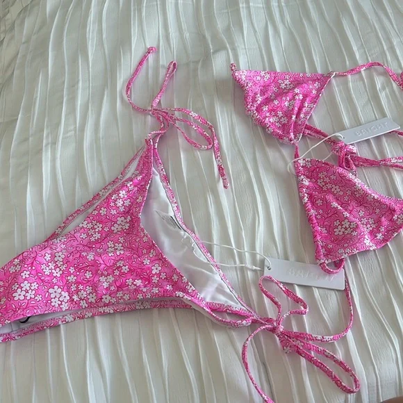 Bright swimwear Pink floral bikini set with tags on. Never worn. Size M - Picture 4 of 4